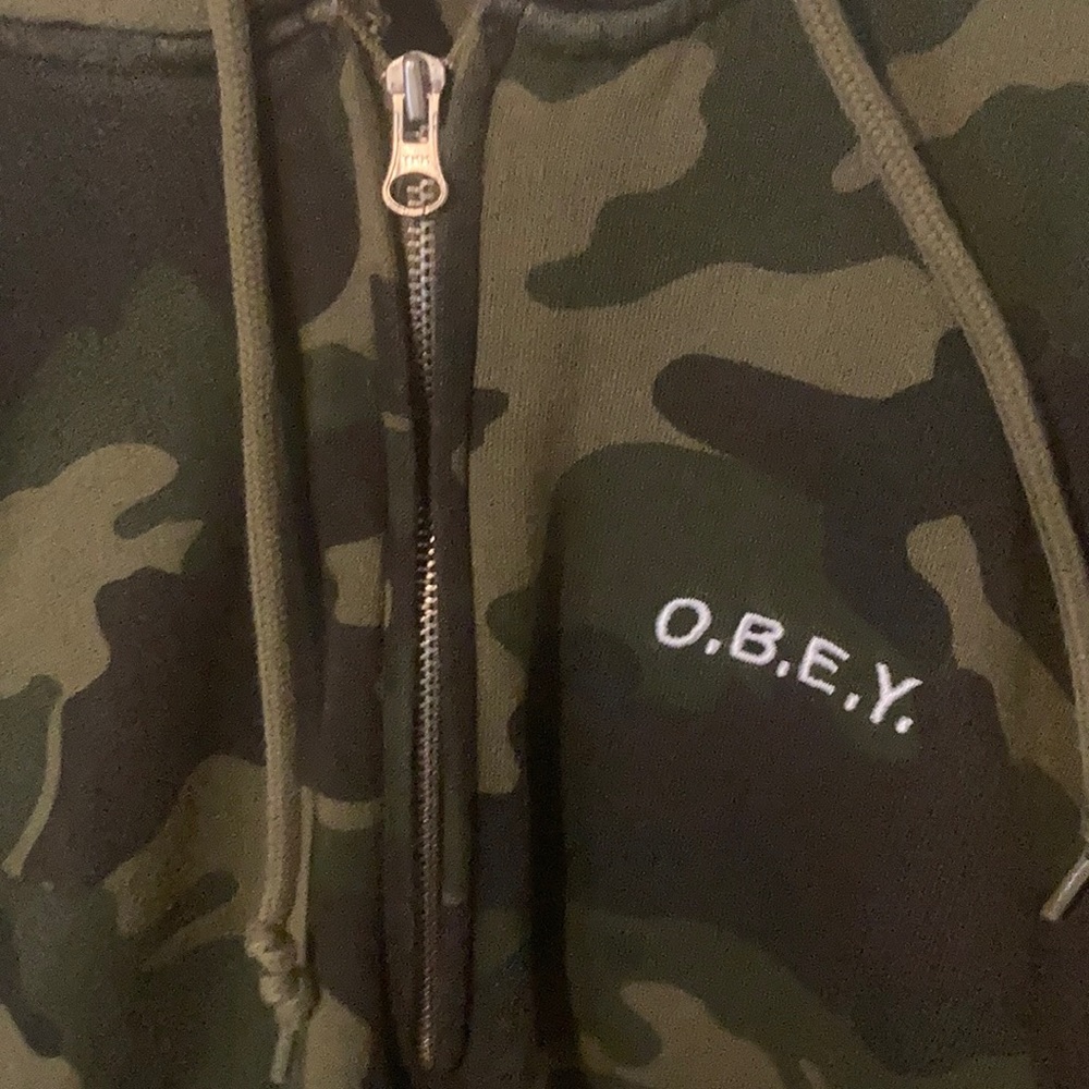 Men’s M Obey Camo Hoodie